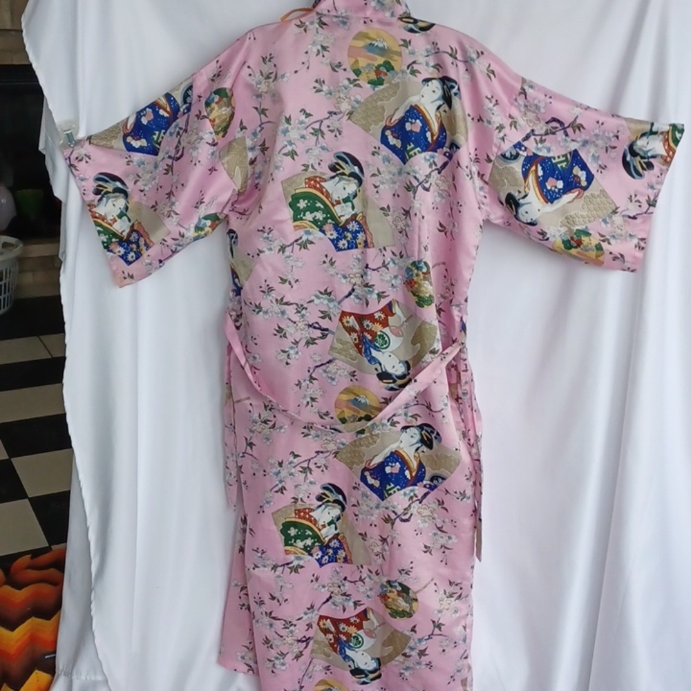 Vintage Lotus, Kimono Pink Robe, M, 24" PTP, 49" Kimono Robe